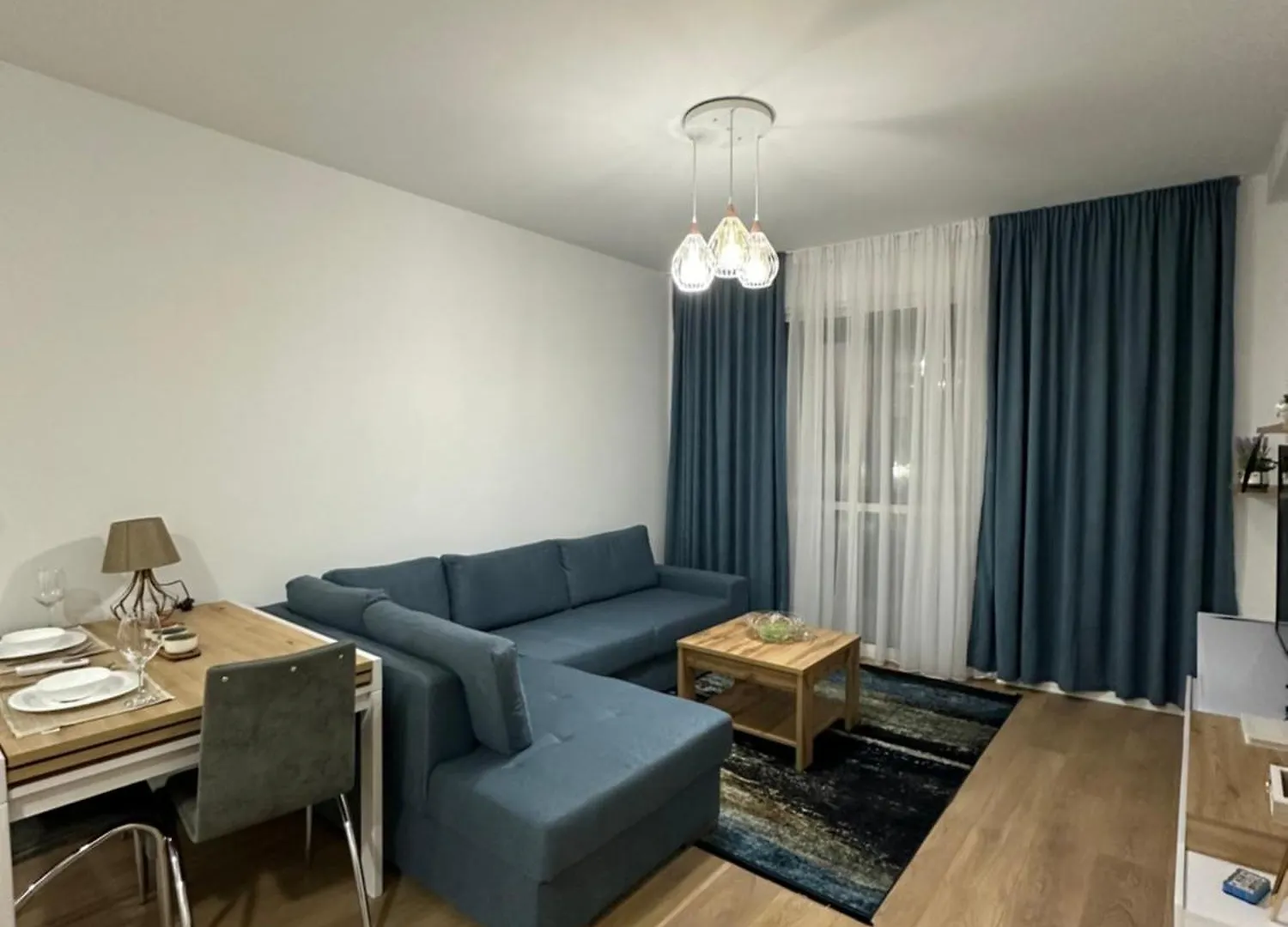 טיראנה Xhm Apartment 1