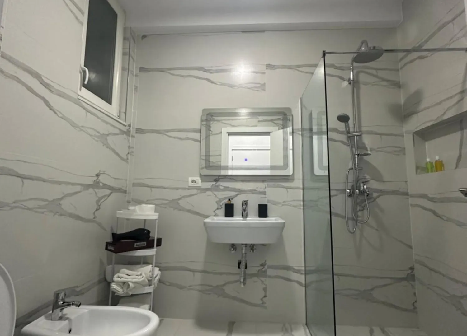 טיראנה Xhm Apartment 1 0*,